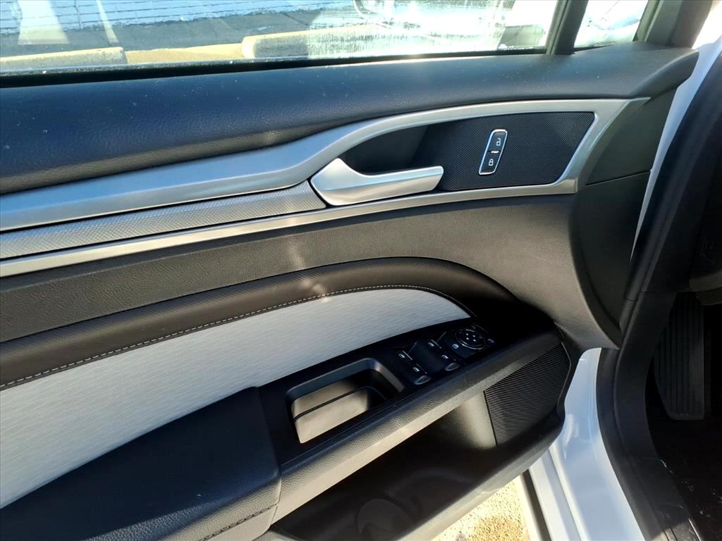 Ford Fusion SE FWD 2020