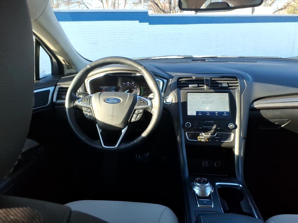 Ford Fusion SE FWD 2020