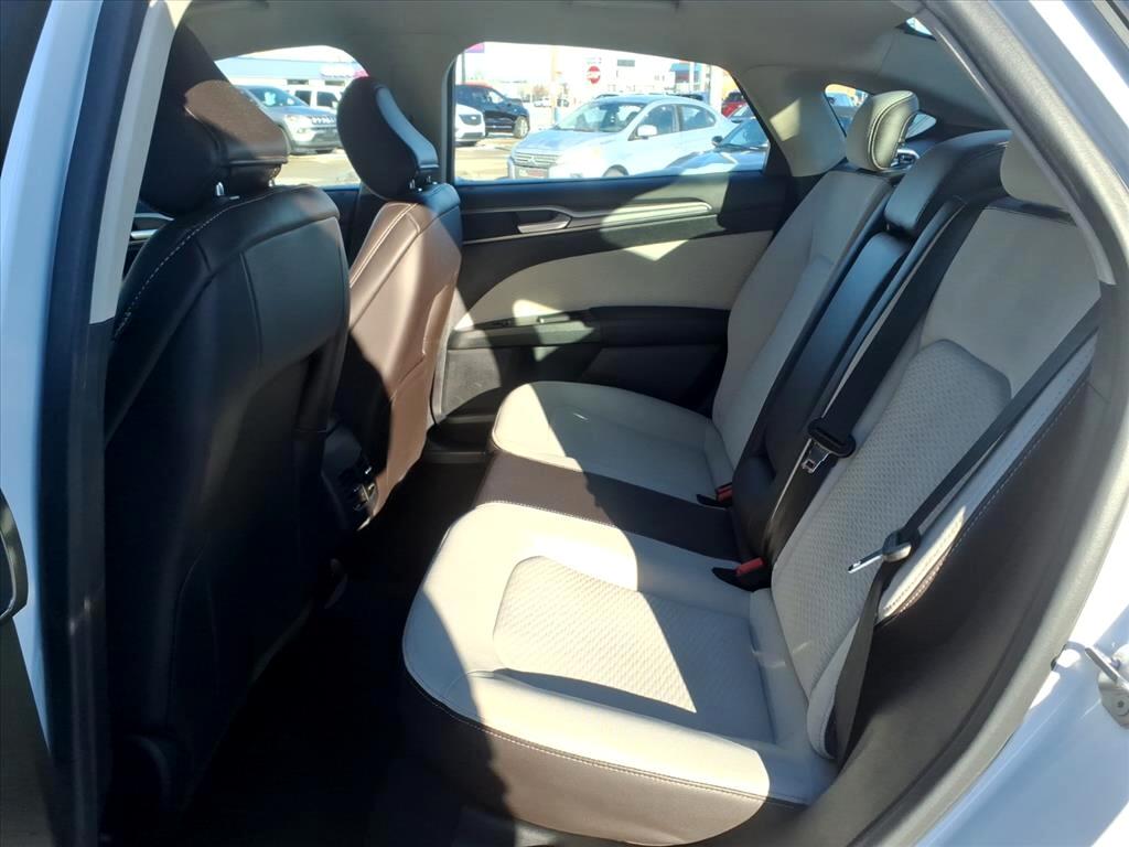 Ford Fusion SE FWD 2020