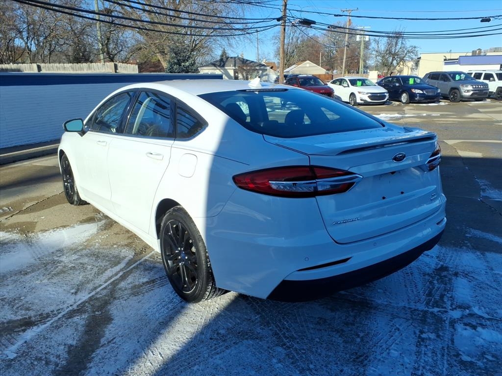 Ford Fusion SE FWD 2020