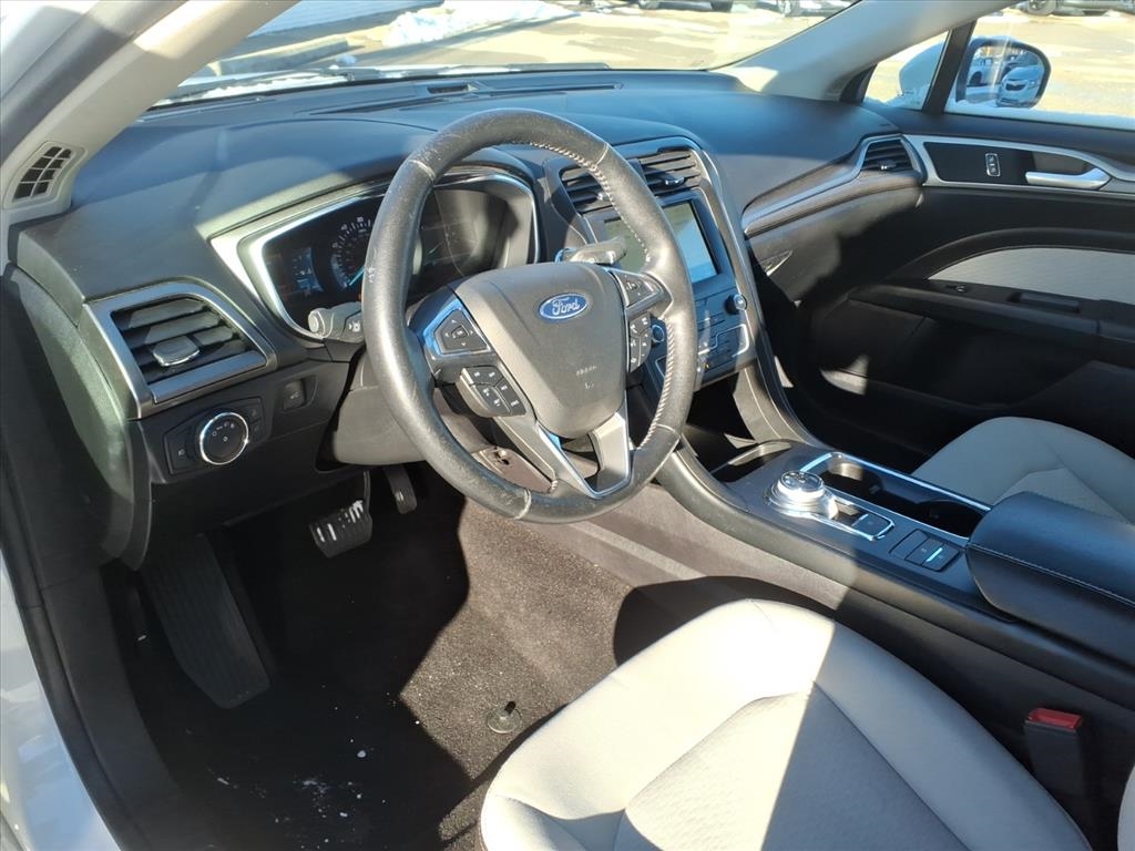 Ford Fusion SE FWD 2020
