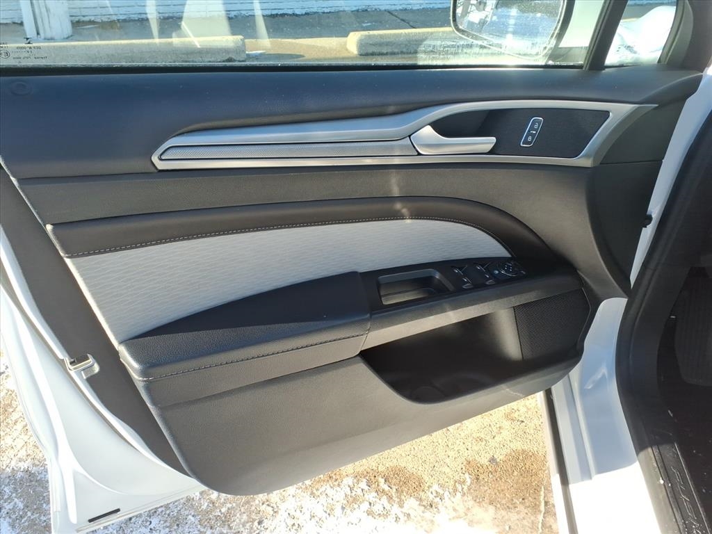 Ford Fusion SE FWD 2020