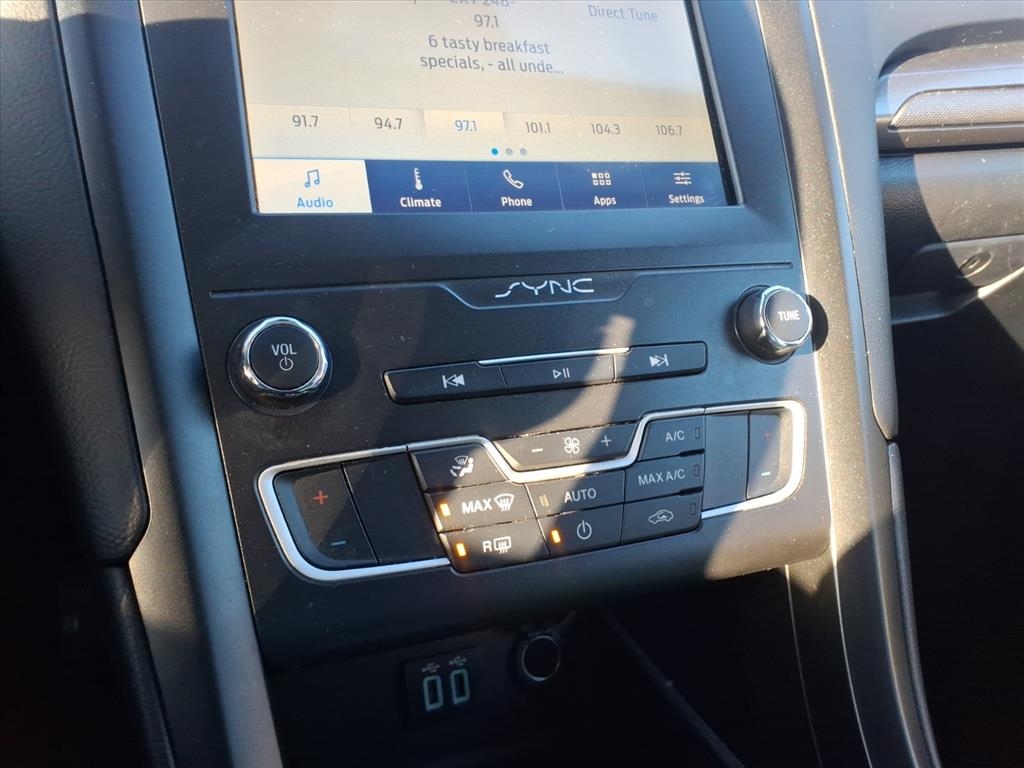 Ford Fusion SE FWD 2020