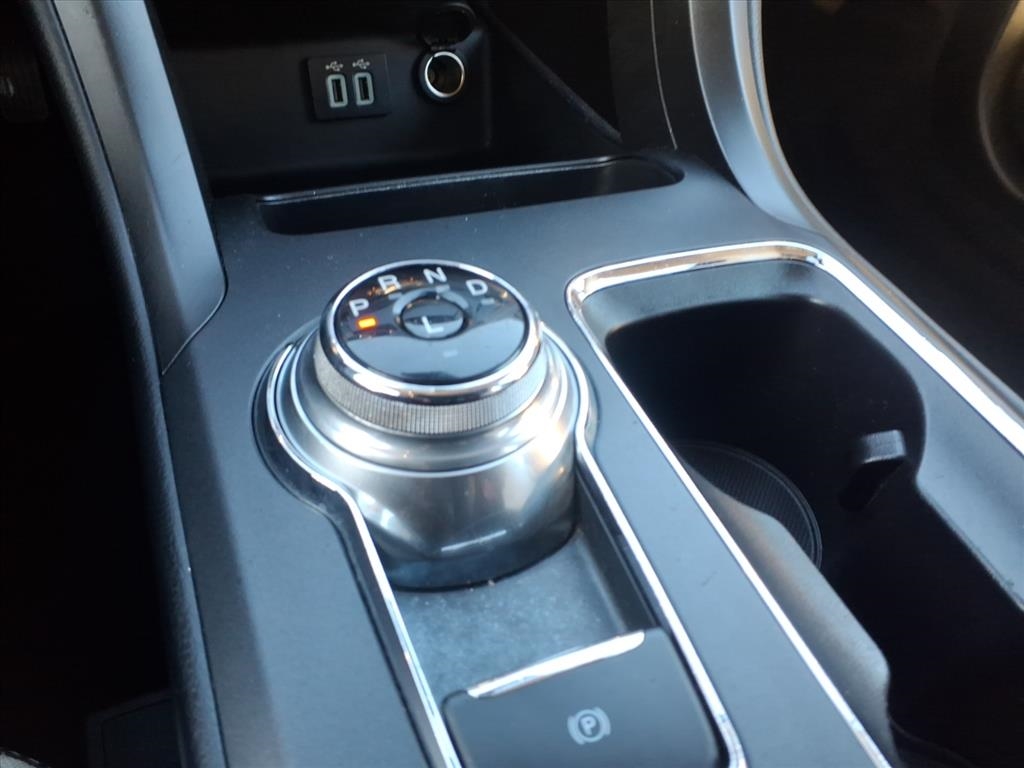 Ford Fusion SE FWD 2020