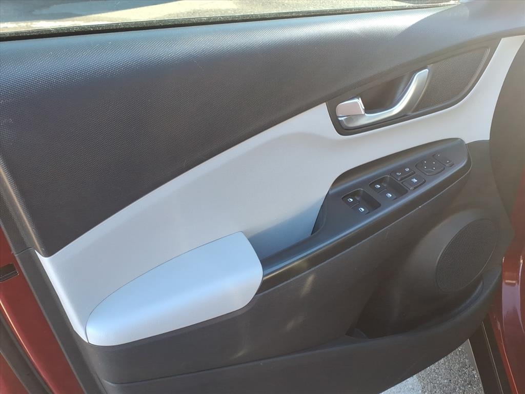 Hyundai Kona SEL Auto FWD 2023