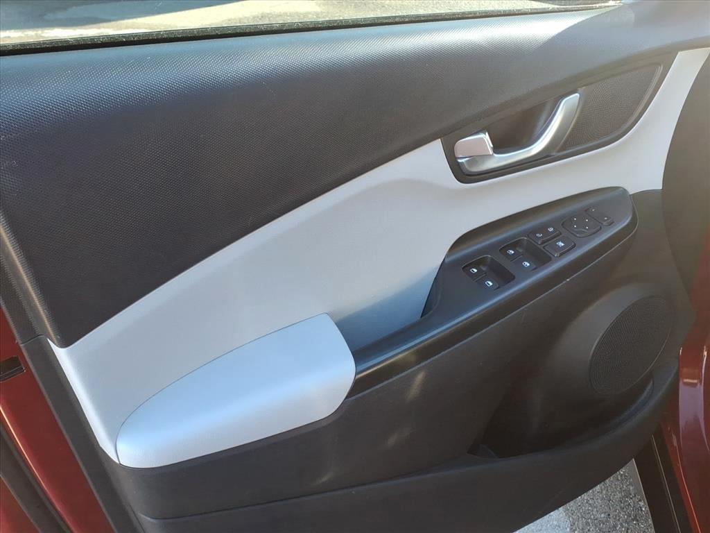 Hyundai Kona SEL Auto FWD 2023