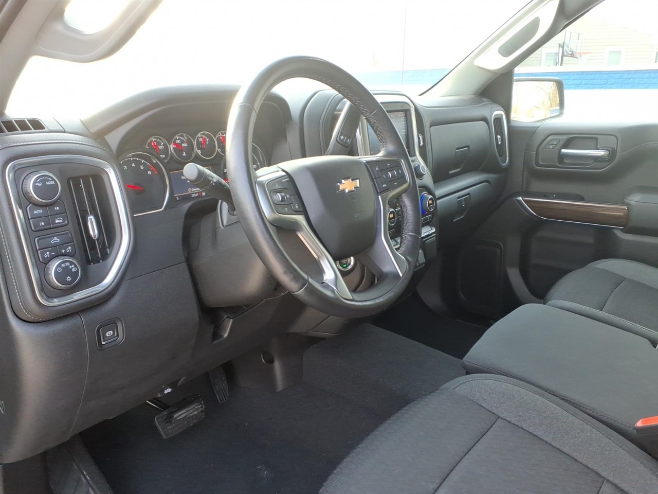 Chevrolet Silverado 1500 4WD Crew Cab 147" LT w/2FL 2021