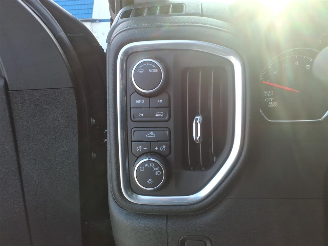 Chevrolet Silverado 1500 4WD Crew Cab 147" LT w/2FL 2021