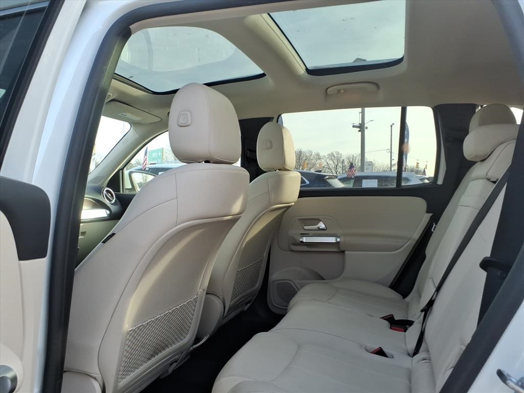 Mercedes-Benz GLB GLB 250 4MATIC SUV 2023