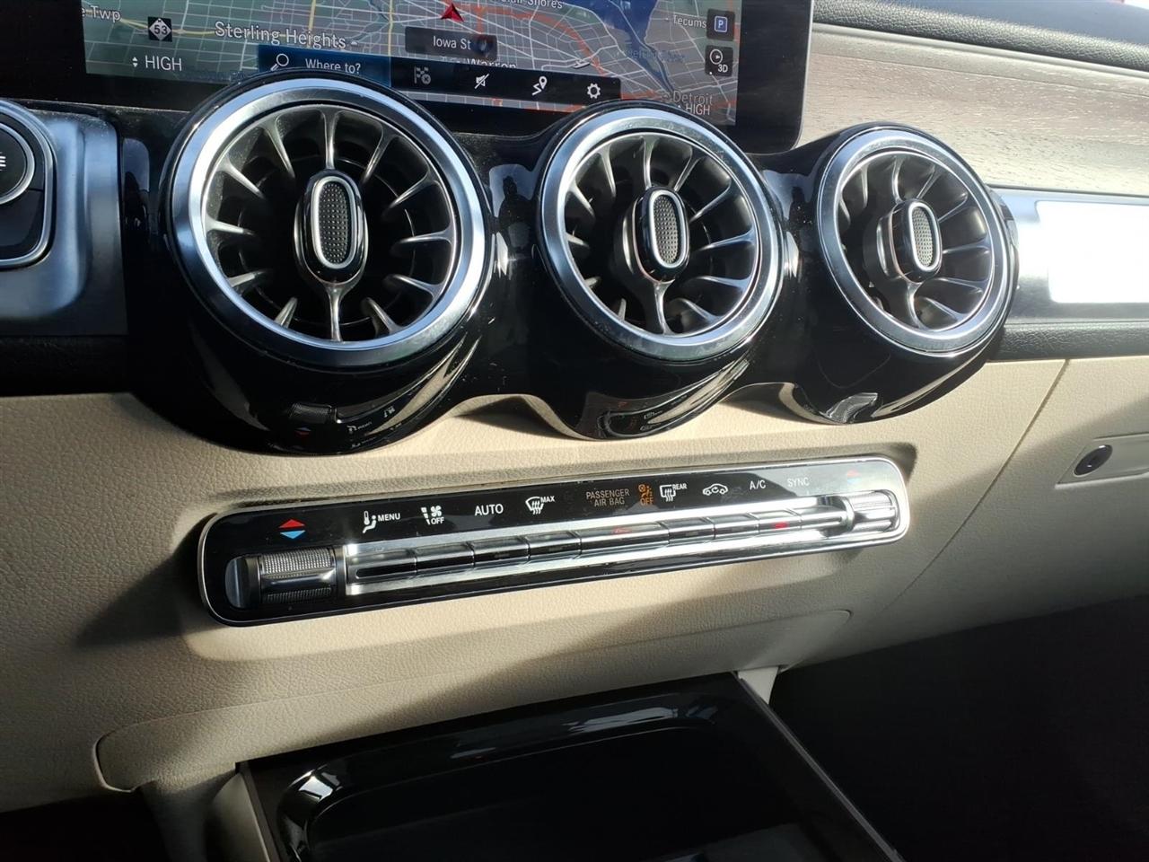 Mercedes-Benz GLB GLB 250 4MATIC SUV 2023