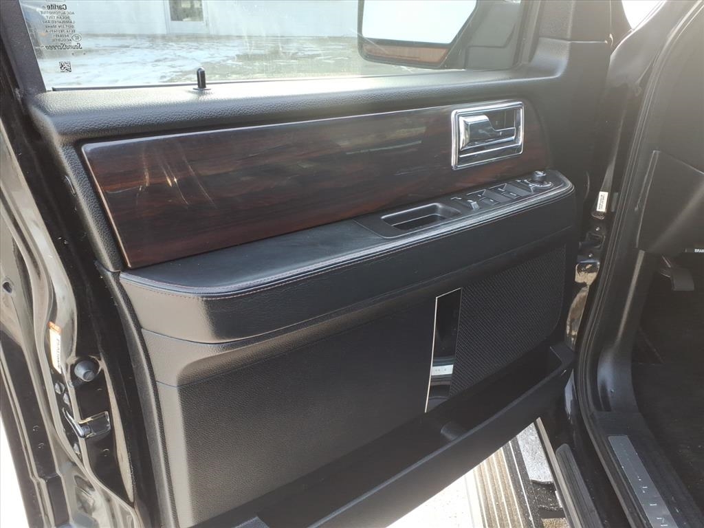 Lincoln Navigator 4WD 4dr Reserve 2016