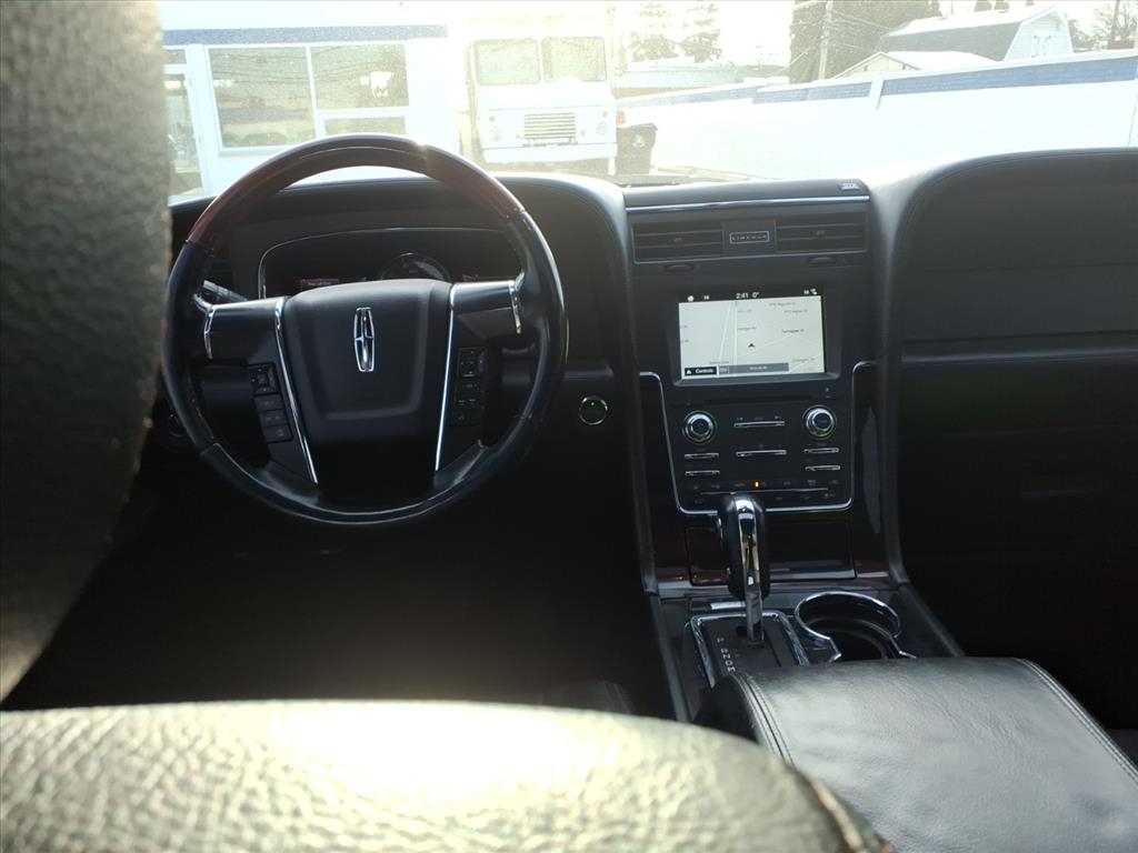Lincoln Navigator 4WD 4dr Reserve 2016