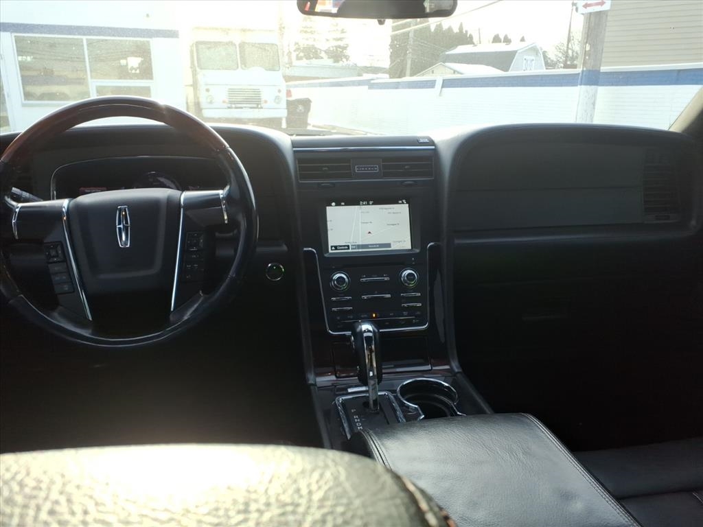 Lincoln Navigator 4WD 4dr Reserve 2016