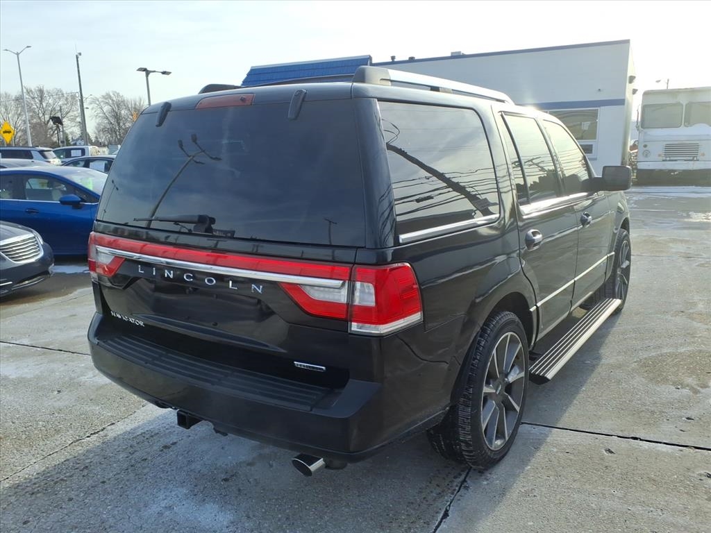 Lincoln Navigator 4WD 4dr Reserve 2016