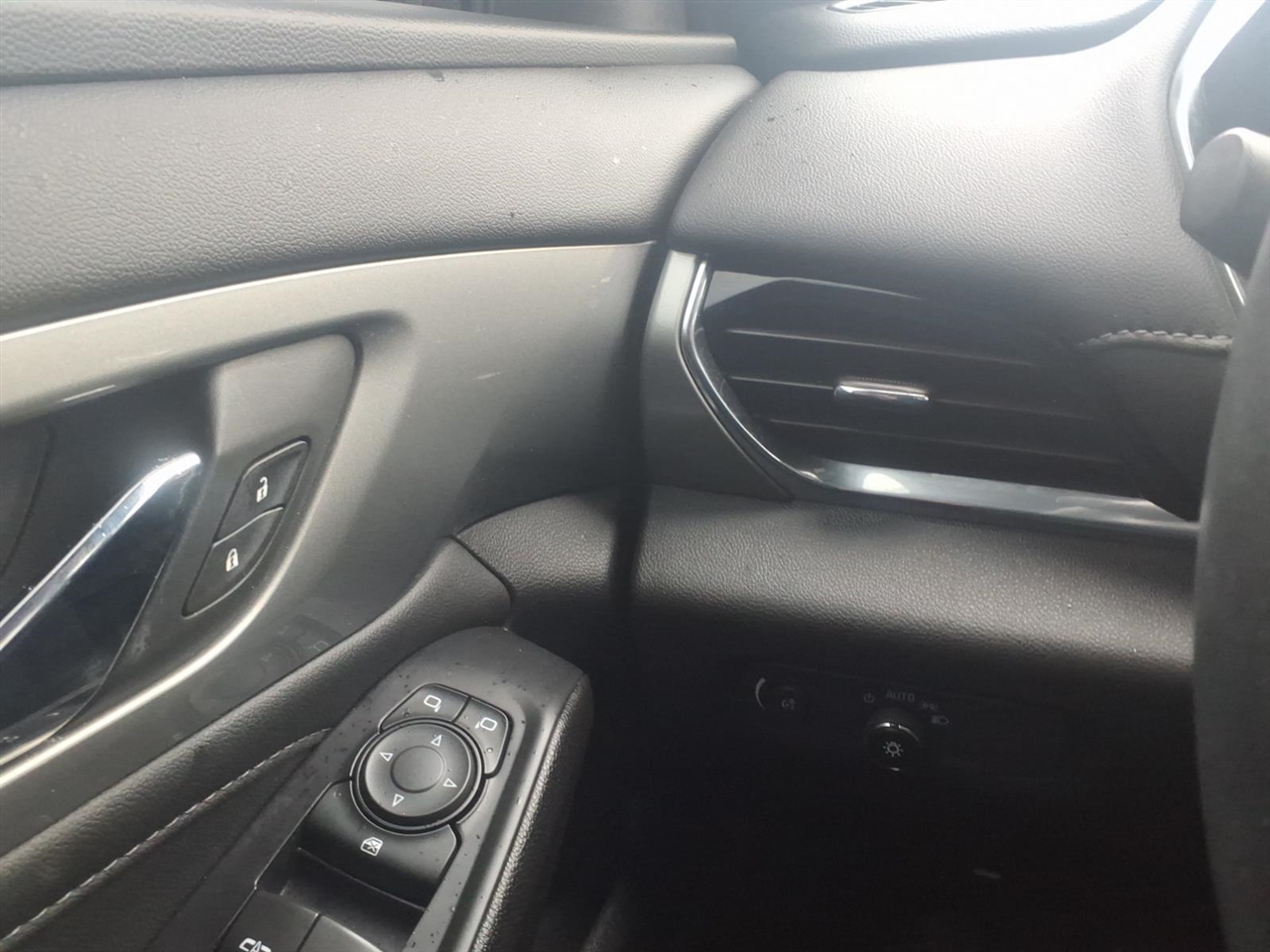 Chevrolet Traverse FWD 4dr LT Cloth w/1LT 2022