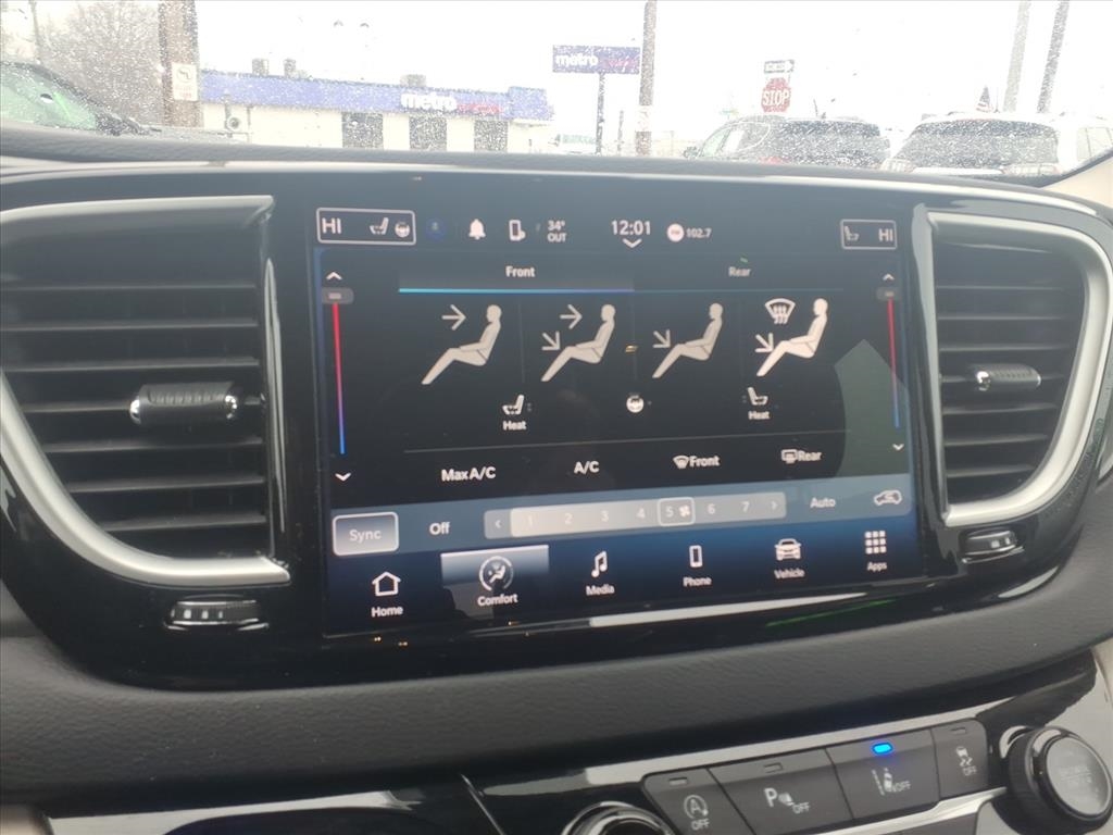 Chrysler Pacifica Touring L FWD 2024