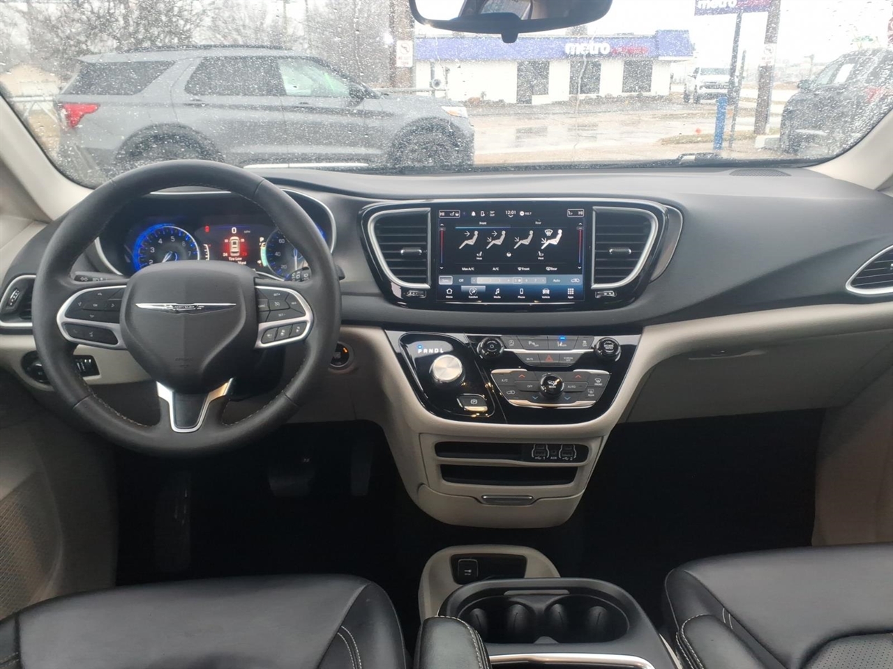 Chrysler Pacifica Touring L FWD 2024