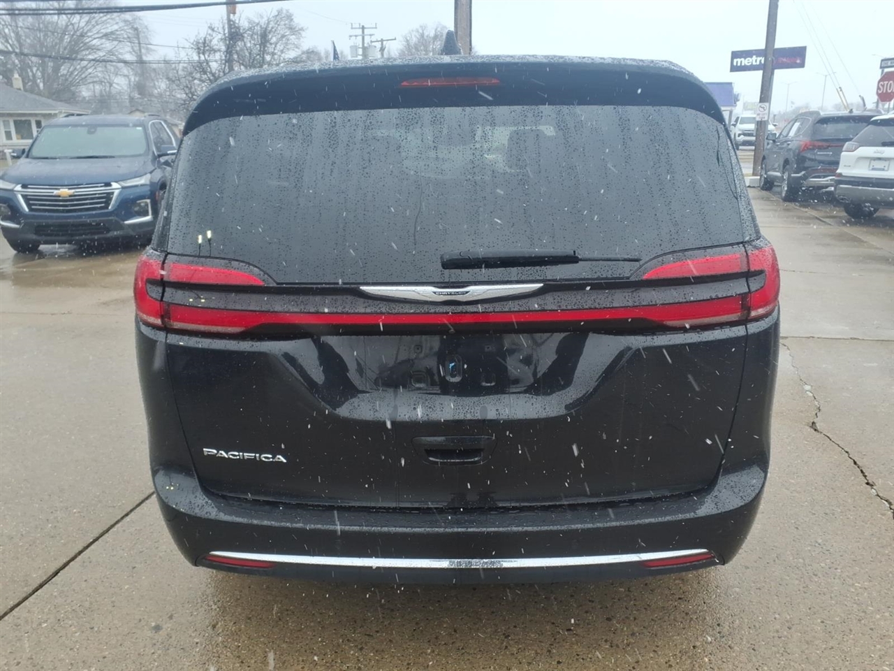 Chrysler Pacifica Touring L FWD 2024