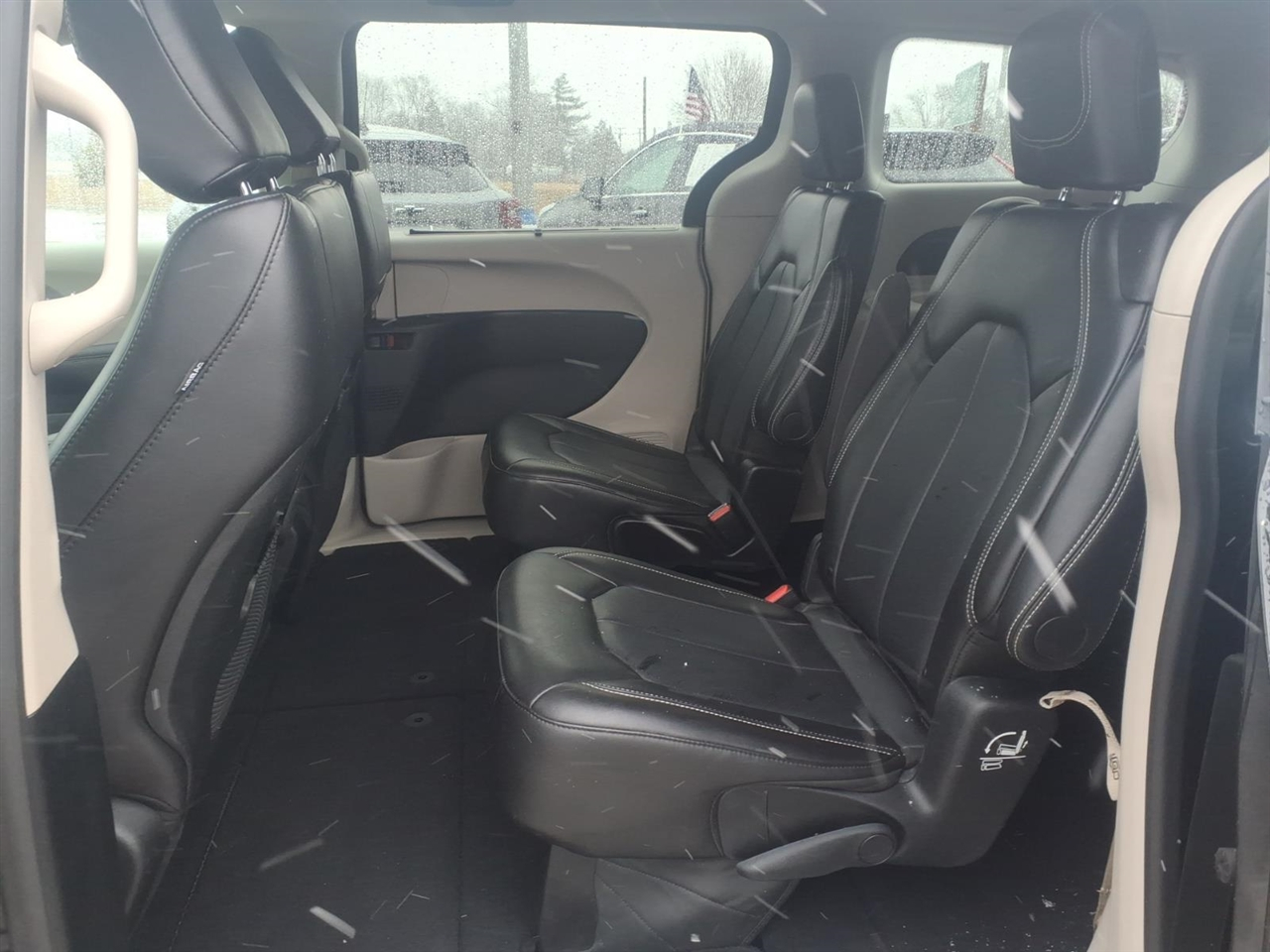 Chrysler Pacifica Touring L FWD 2024