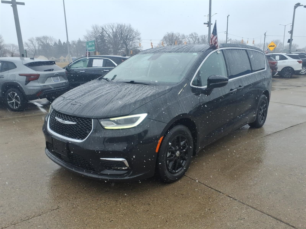Chrysler Pacifica Touring L FWD 2024