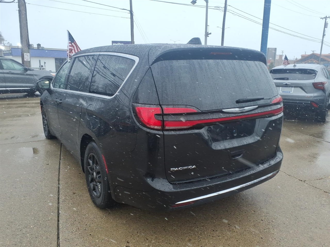 Chrysler Pacifica Touring L FWD 2024