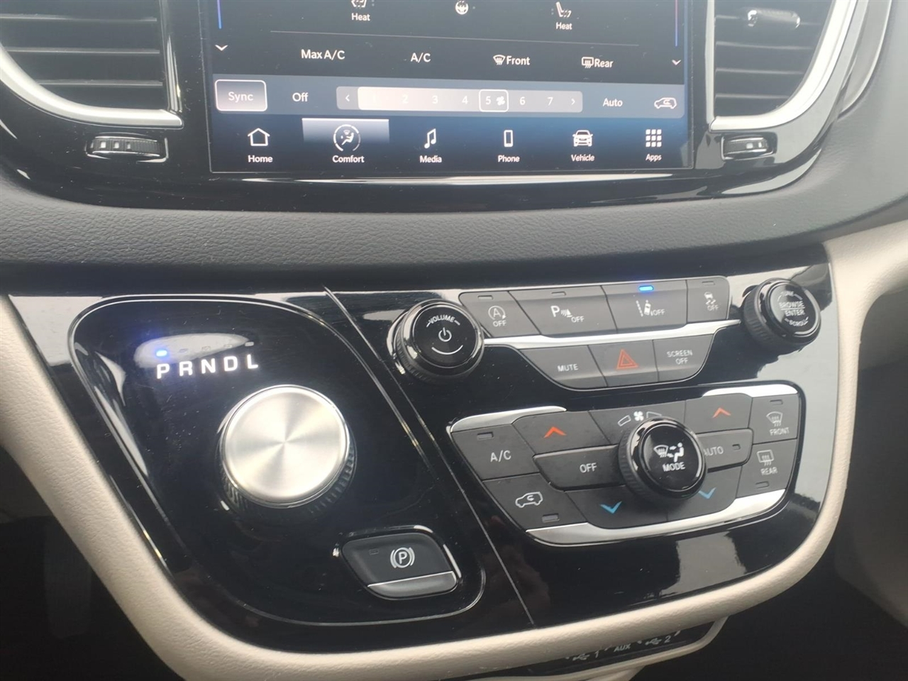 Chrysler Pacifica Touring L FWD 2024