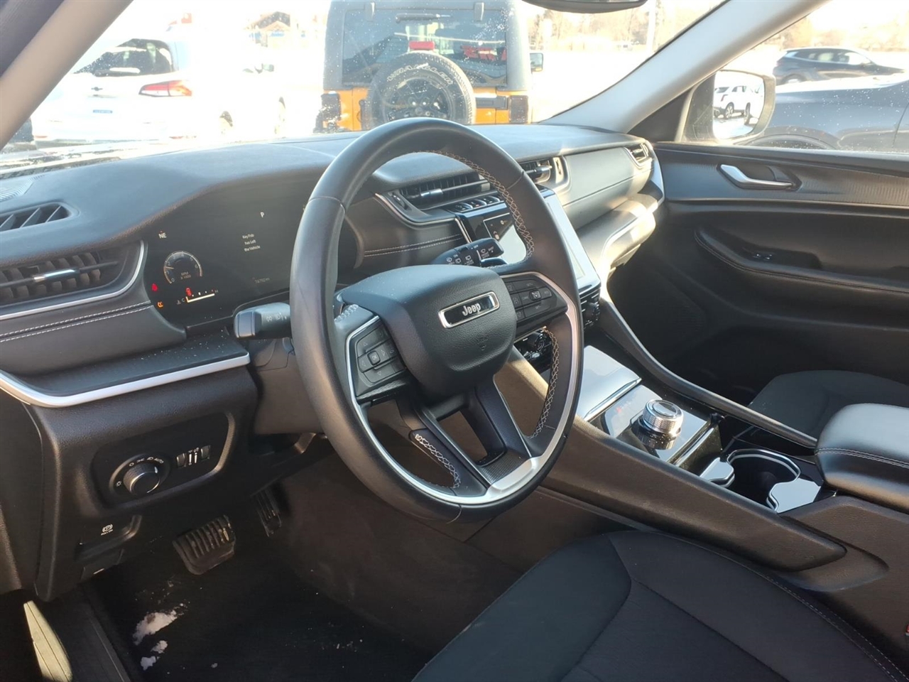 Jeep Grand Cherokee L Laredo 4x2 2023