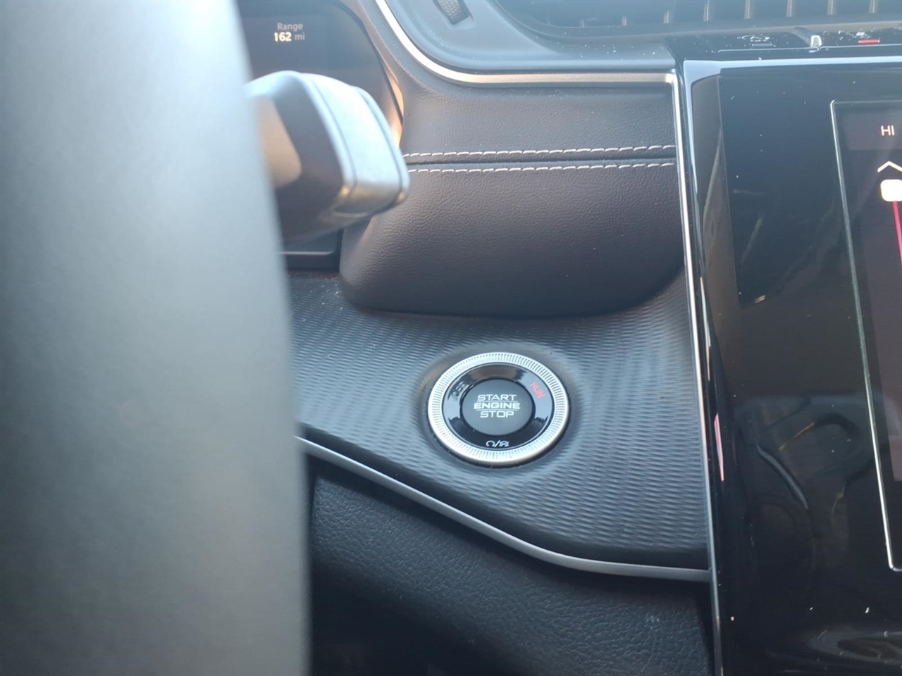 Jeep Grand Cherokee L Laredo 4x2 2023