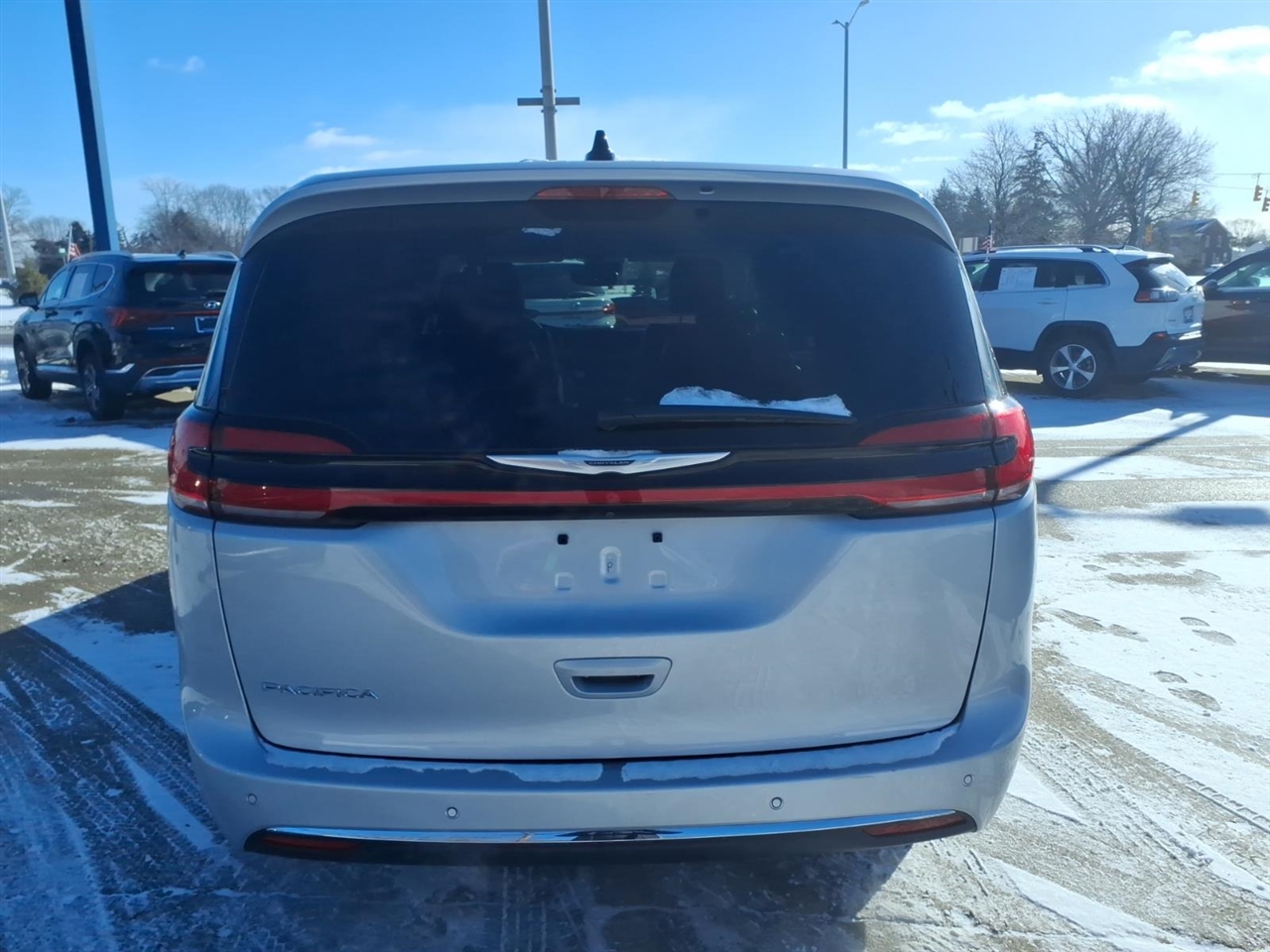 Chrysler Pacifica Touring L FWD 2024