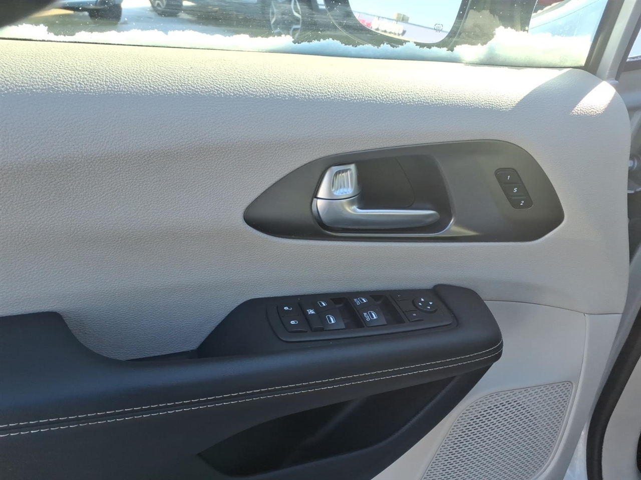 Chrysler Pacifica Touring L FWD 2024