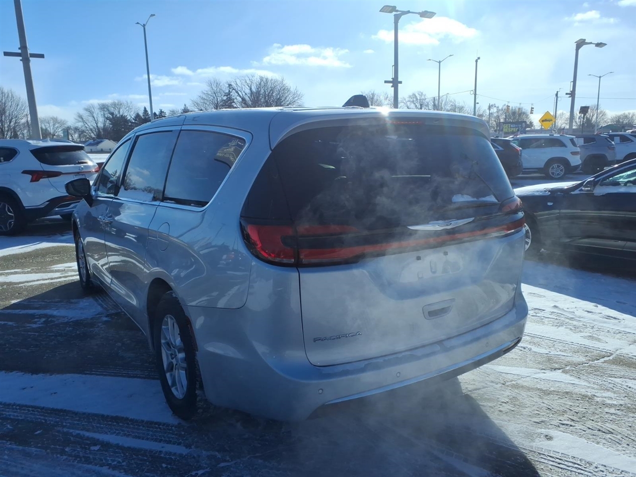 Chrysler Pacifica Touring L FWD 2024