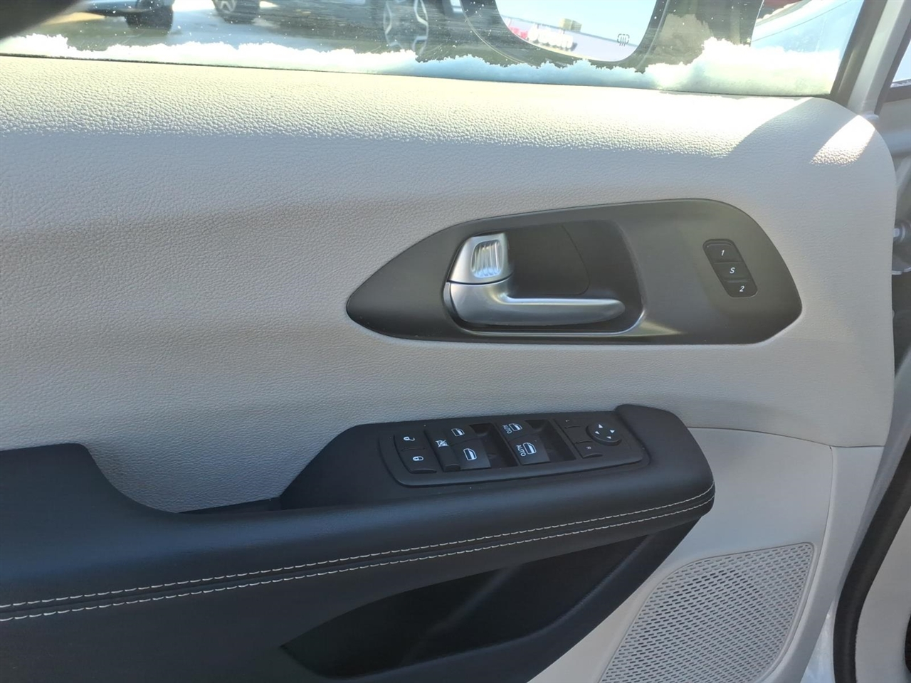 Chrysler Pacifica Touring L FWD 2024