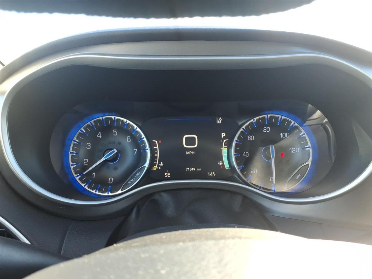 Chrysler Pacifica Touring L FWD 2024