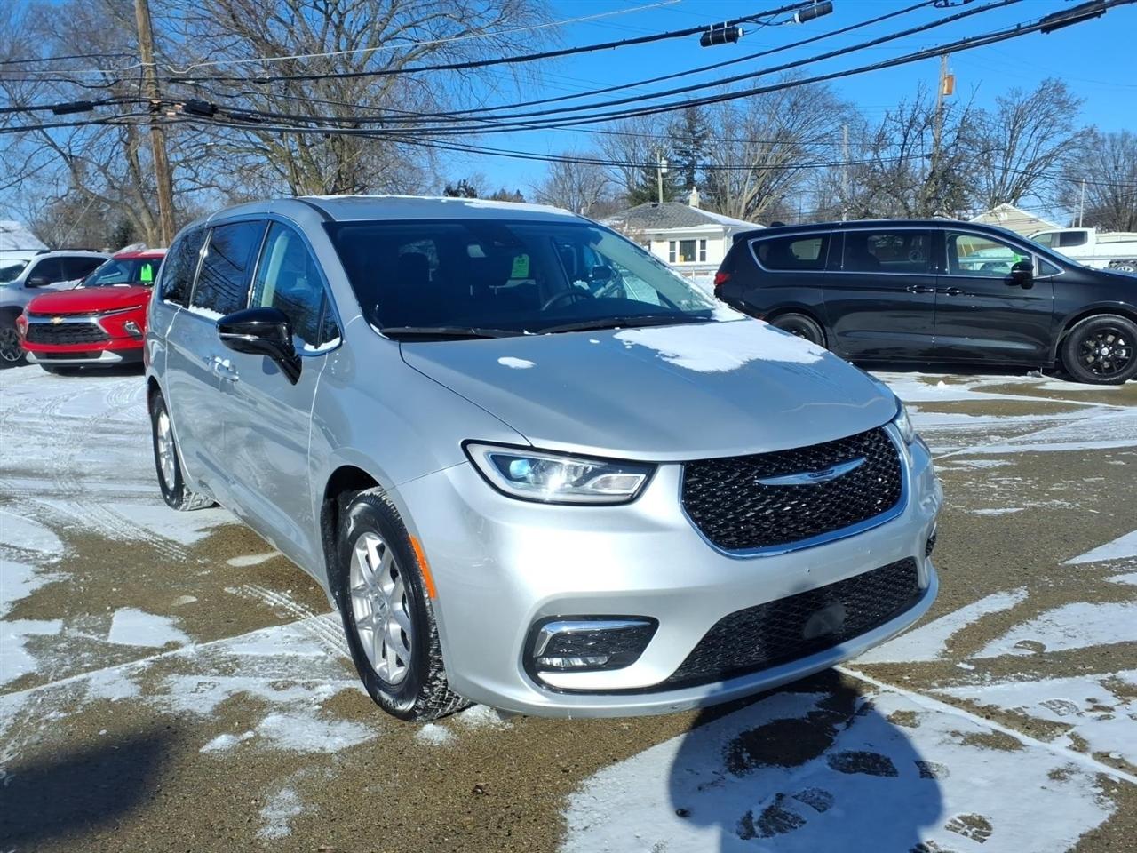 Chrysler Pacifica Touring L FWD 2024