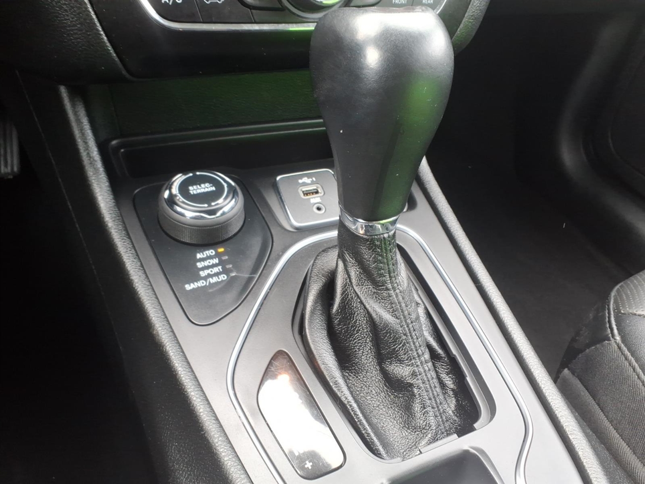 Jeep Cherokee Latitude Lux 4x4 2022