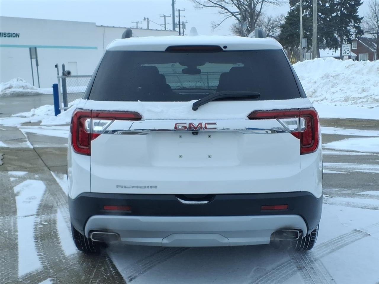 GMC Acadia FWD 4dr SLT 2023