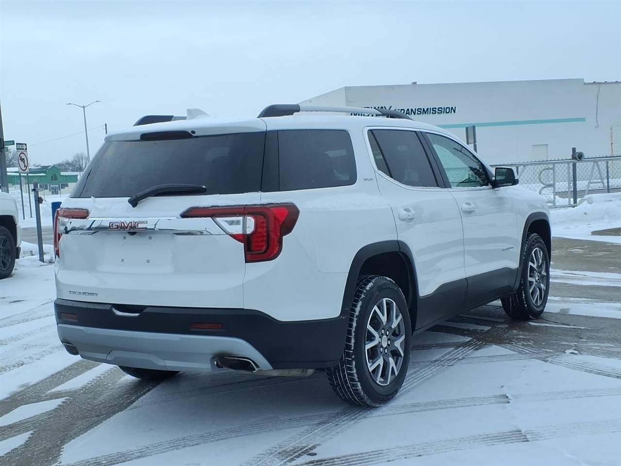 GMC Acadia FWD 4dr SLT 2023