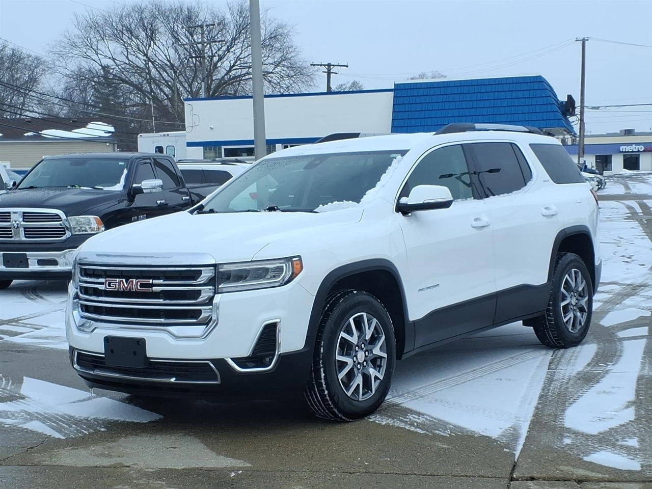 GMC Acadia FWD 4dr SLT 2023
