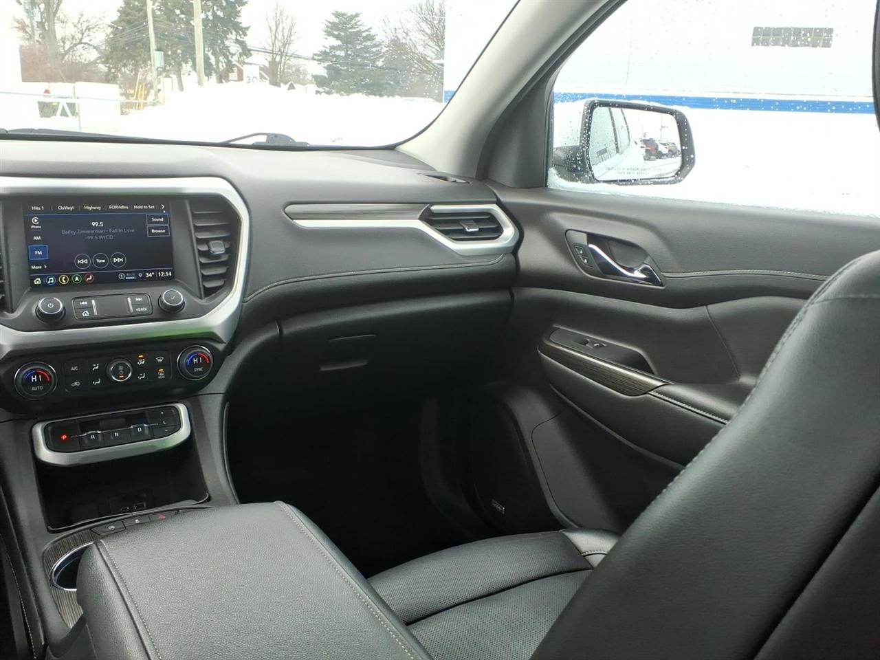 GMC Acadia FWD 4dr SLT 2023