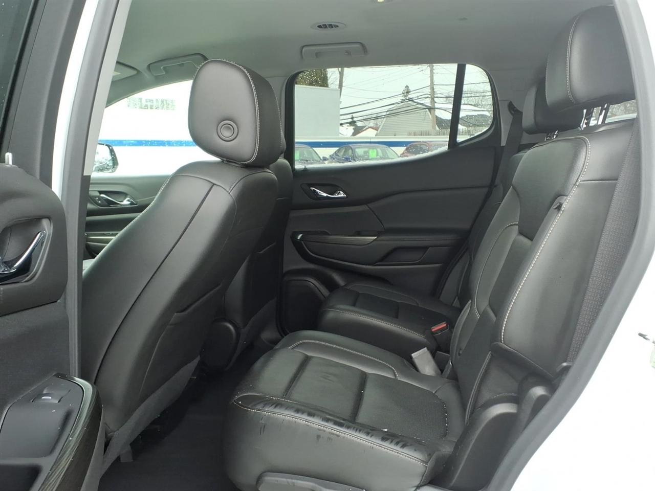 GMC Acadia FWD 4dr SLT 2023