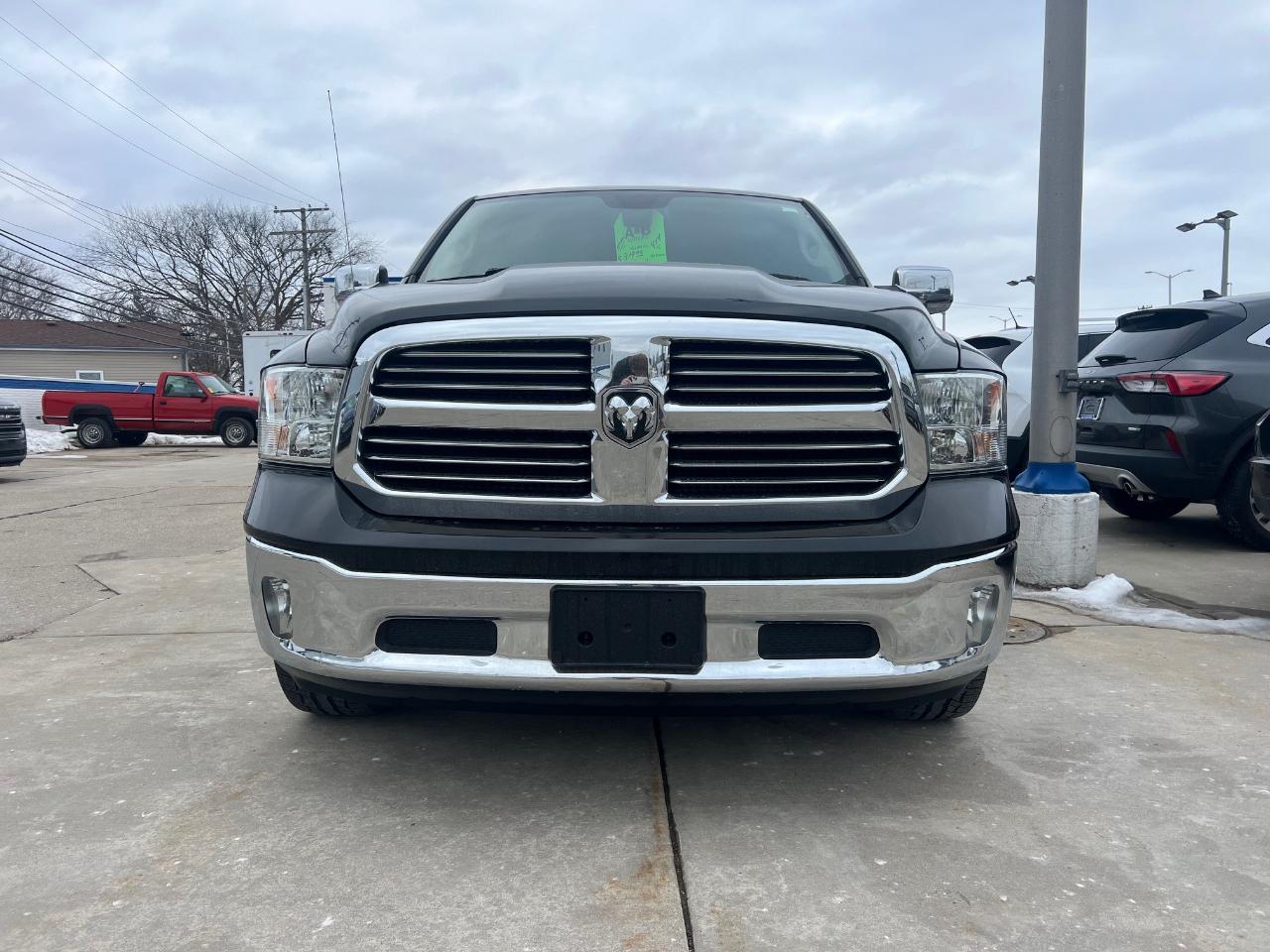 RAM 1500 4WD Crew Cab 140.5" SLT 2016