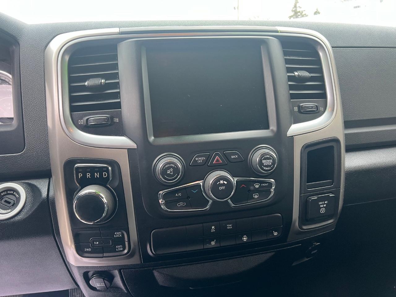 RAM 1500 4WD Crew Cab 140.5" SLT 2016