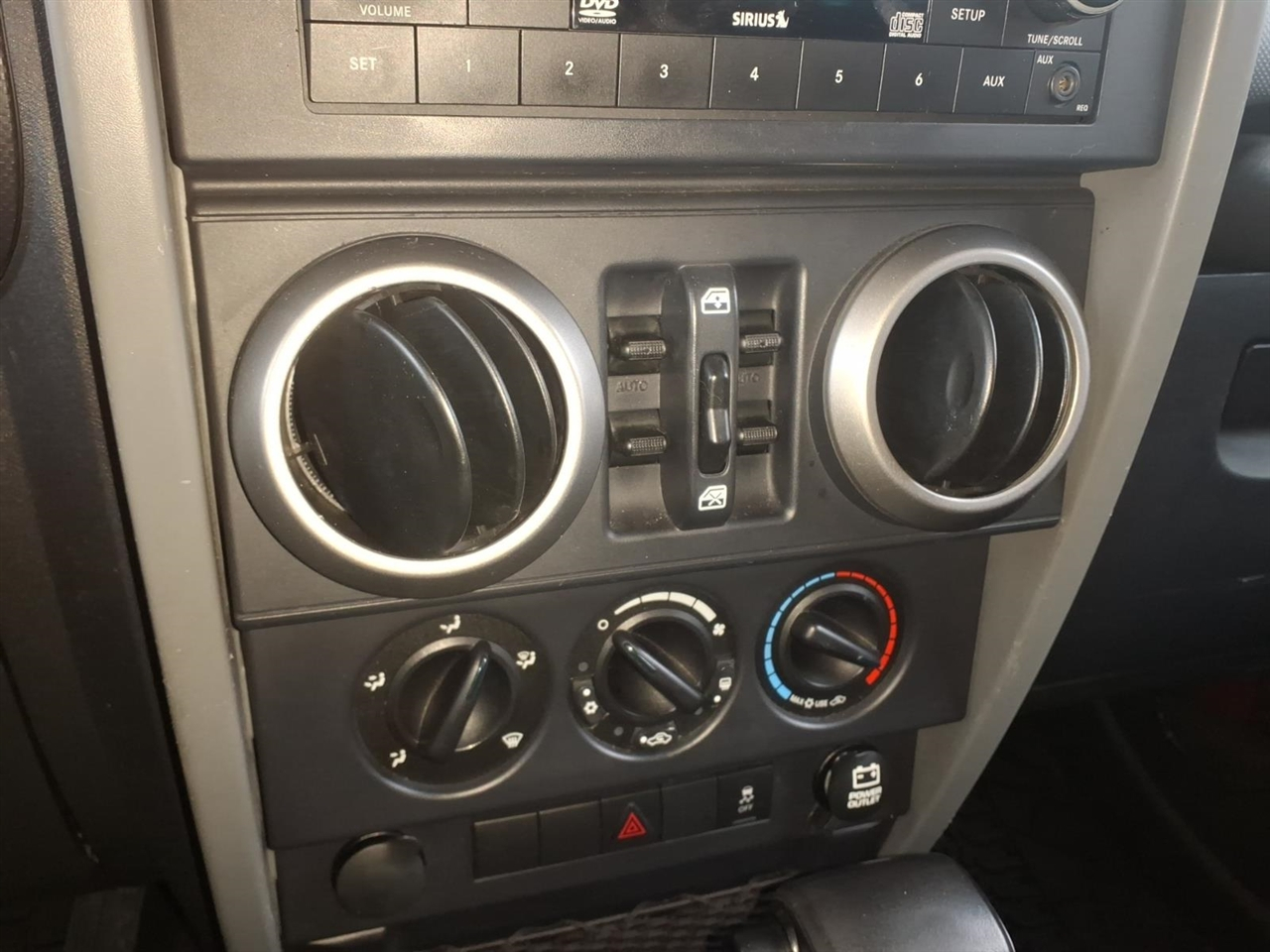 Jeep Wrangler Unlimited 4WD 4dr Mountain 2010