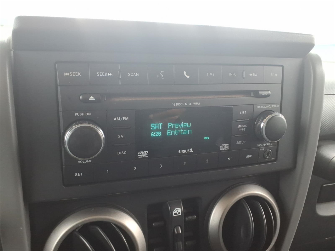 Jeep Wrangler Unlimited 4WD 4dr Mountain 2010