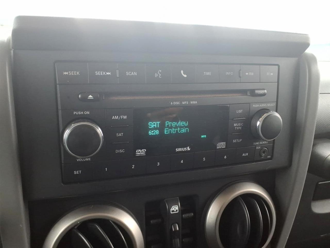 Jeep Wrangler Unlimited 4WD 4dr Mountain 2010