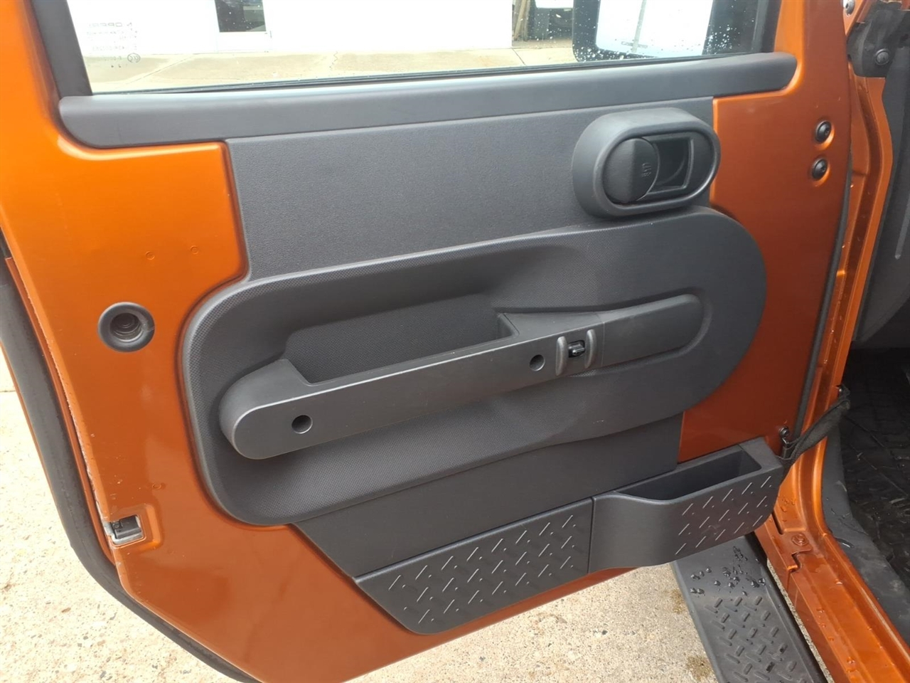 Jeep Wrangler Unlimited 4WD 4dr Mountain 2010