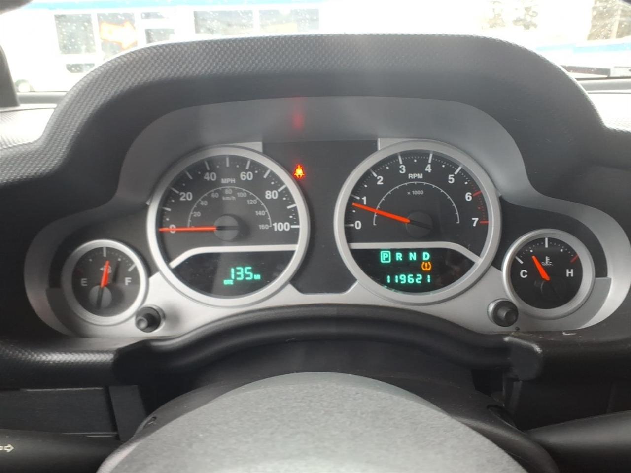 Jeep Wrangler Unlimited 4WD 4dr Mountain 2010