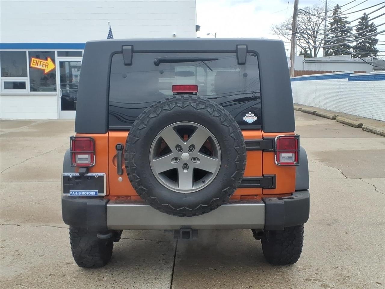 Jeep Wrangler Unlimited 4WD 4dr Mountain 2010