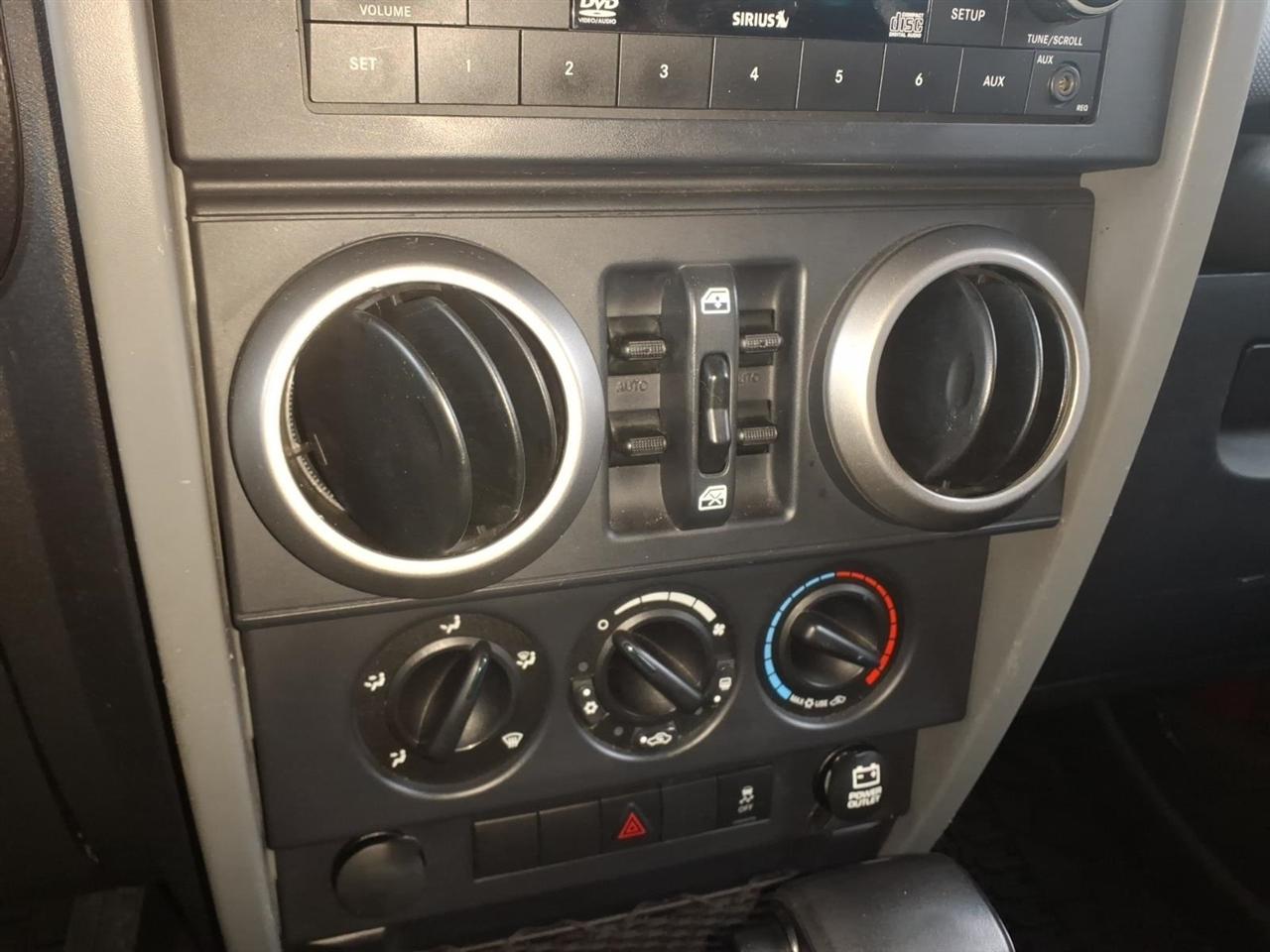 Jeep Wrangler Unlimited 4WD 4dr Mountain 2010