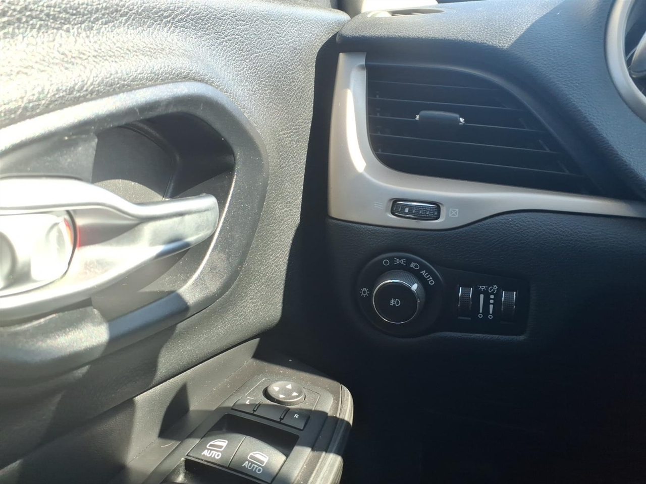 Jeep Cherokee FWD 4dr Limited 2015